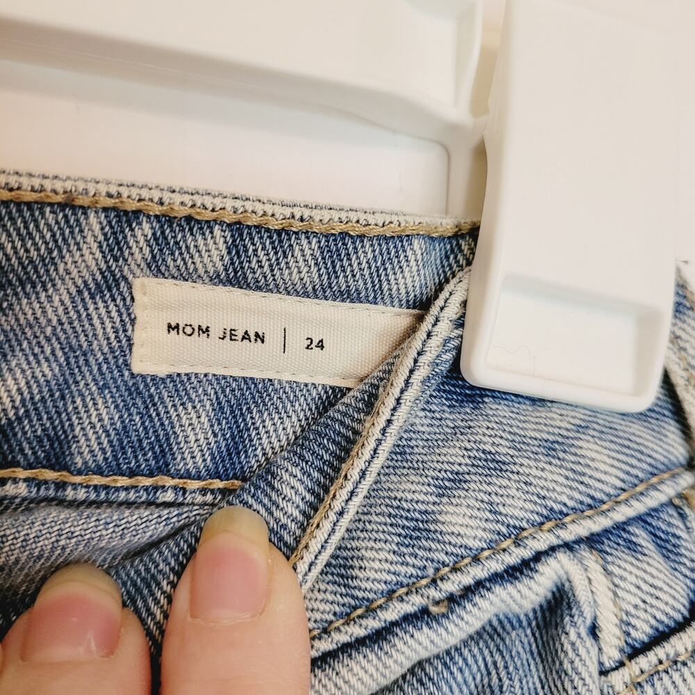 Pac Sun womens distressed Eco light wash high rise mom jean size 24 - Picture 3 of 7